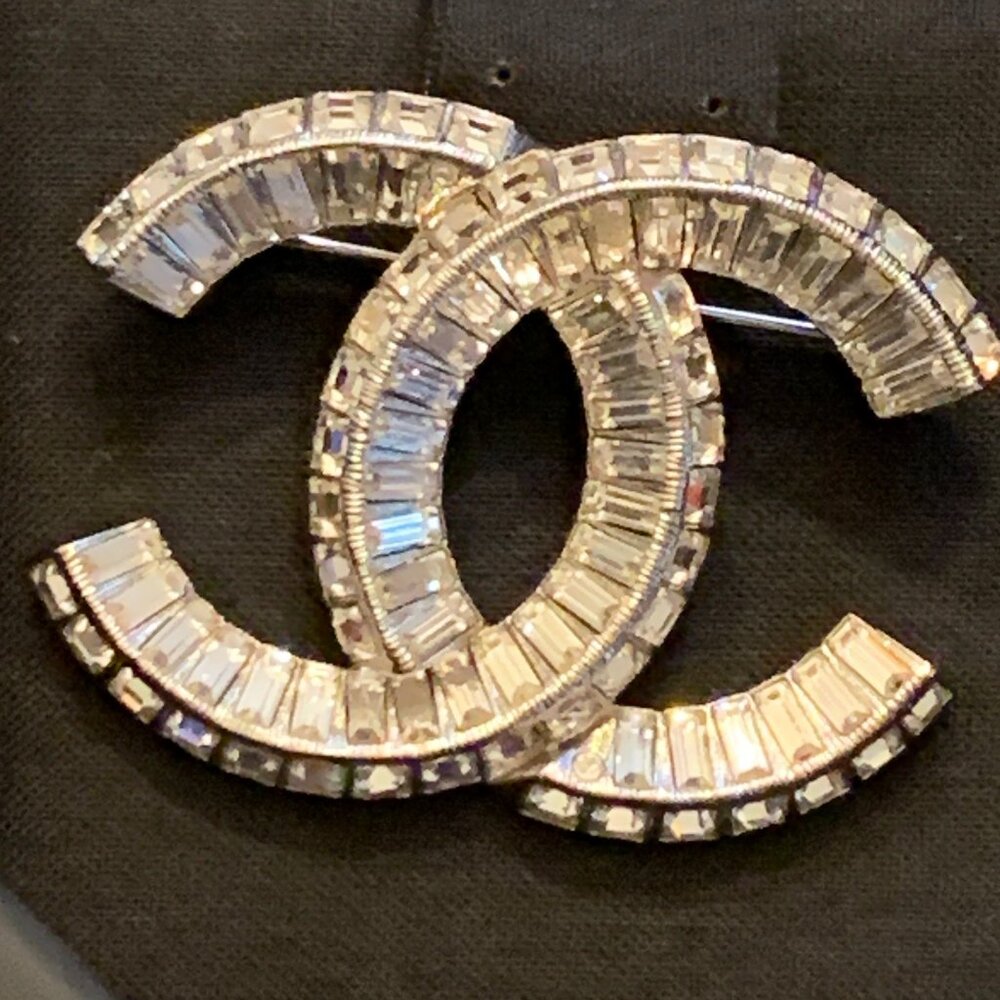 CHANEL Baguette Crystal CC Brooch in Silver.
